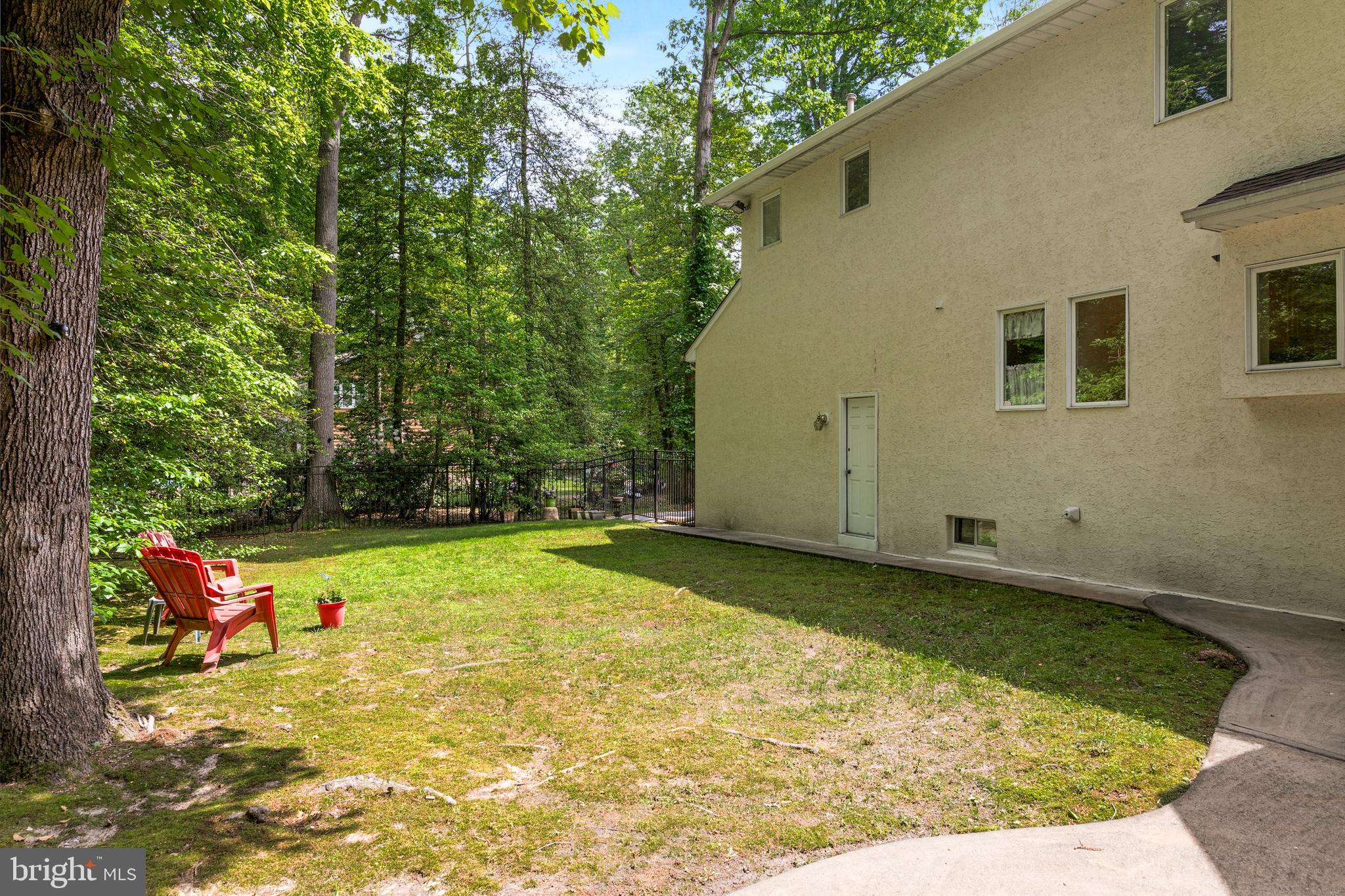 1402 White Horse Rd