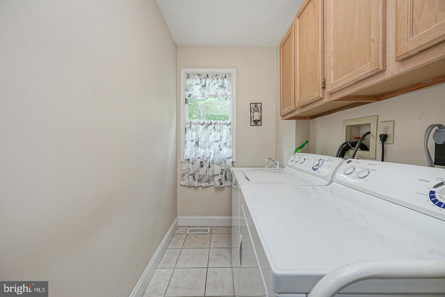 1402 White Horse Rd