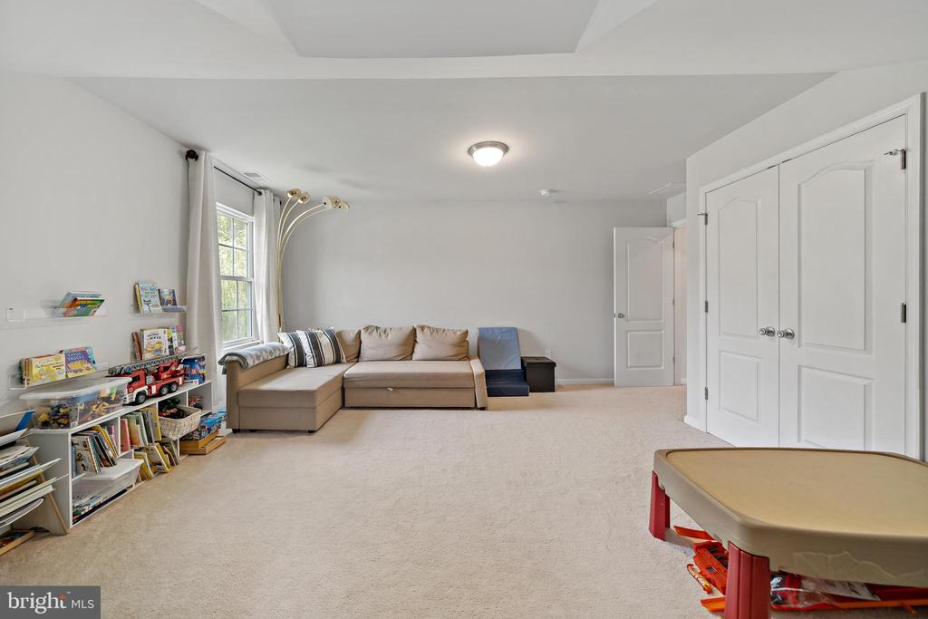 9 Lynn Ct