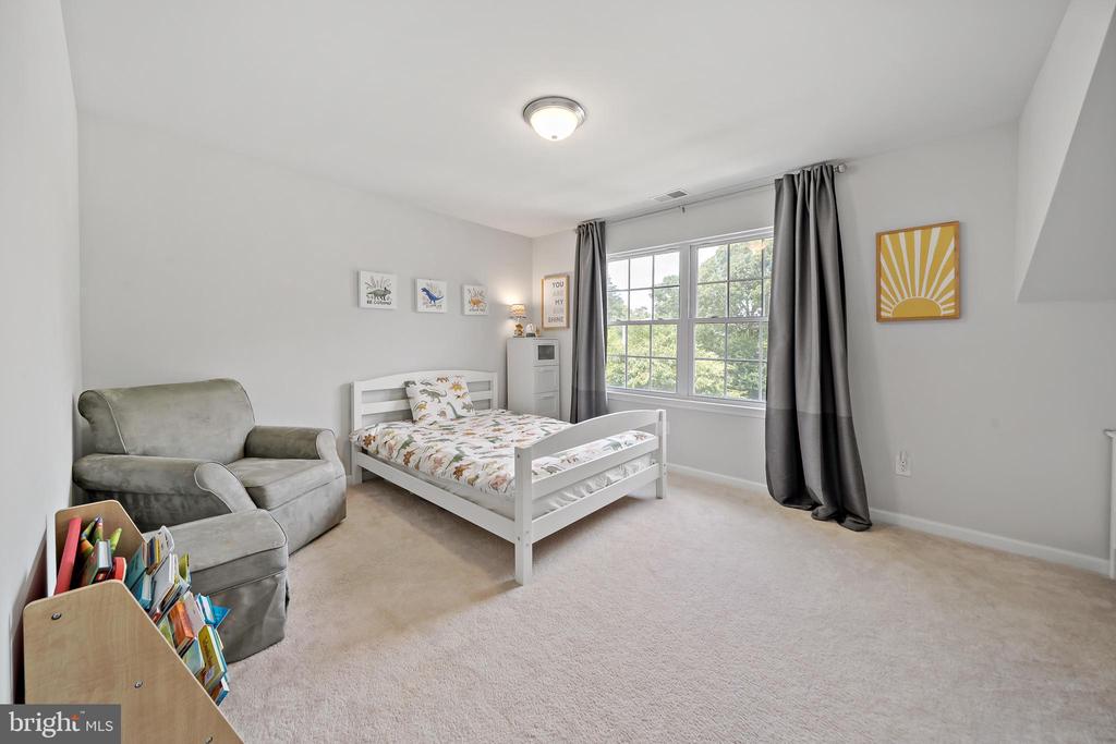 9 Lynn Ct