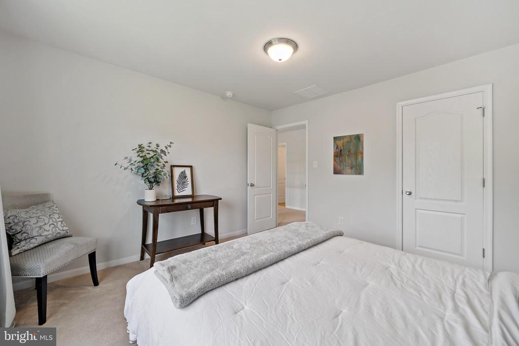 9 Lynn Ct