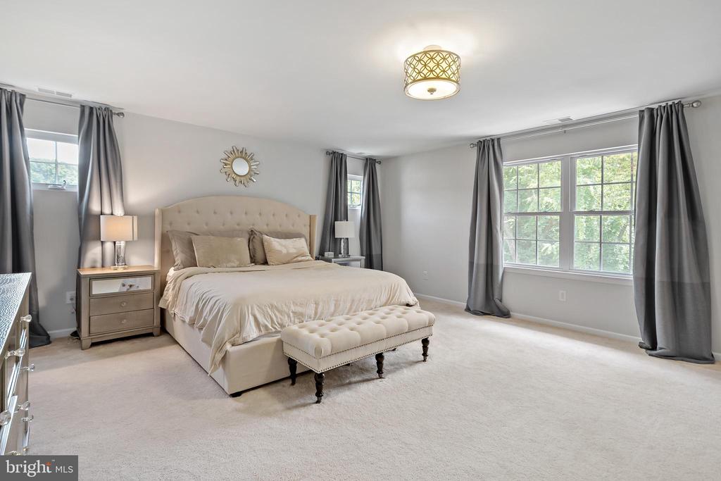 9 Lynn Ct