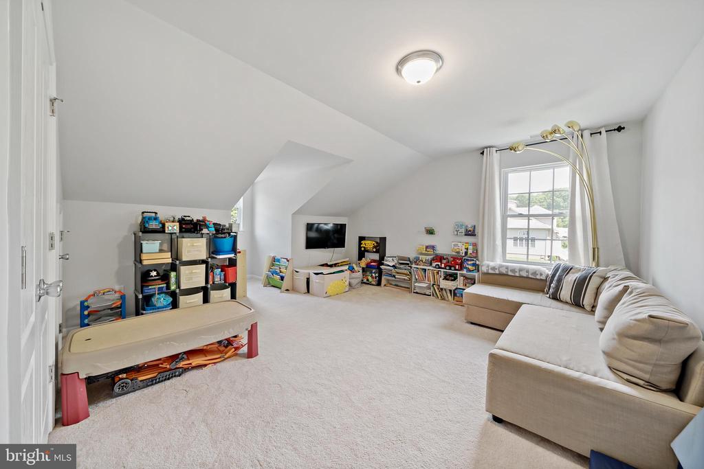 9 Lynn Ct