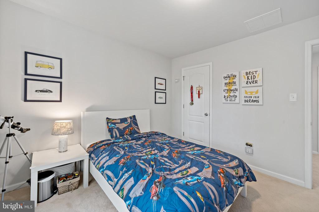 9 Lynn Ct