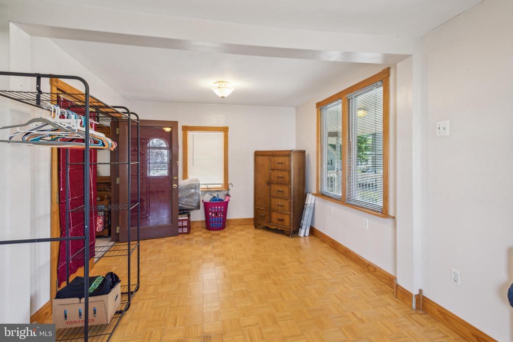 207 Lehigh Ave