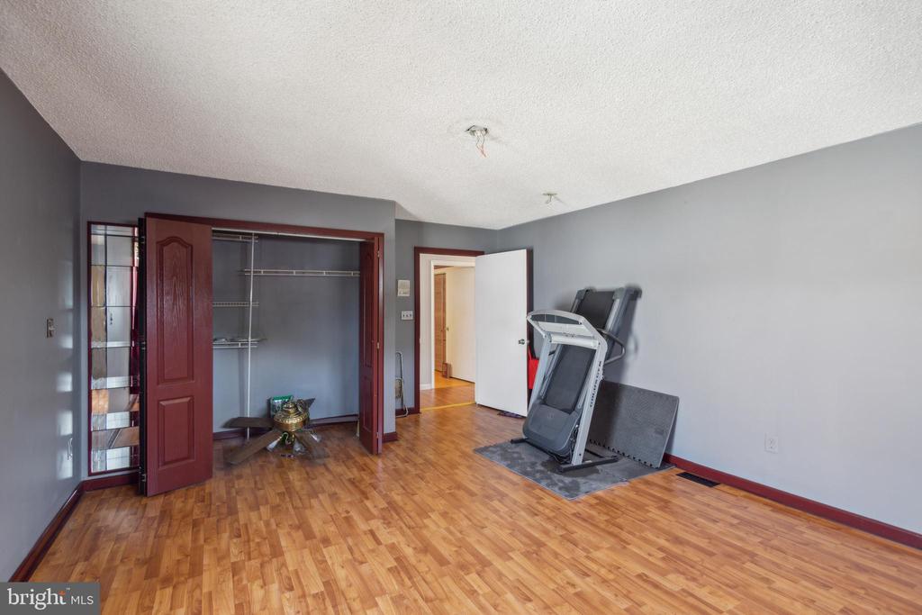 207 Lehigh Ave