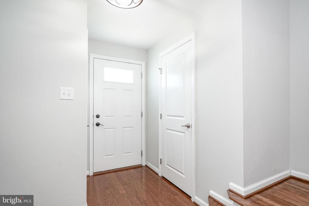 40 Village Green Ln