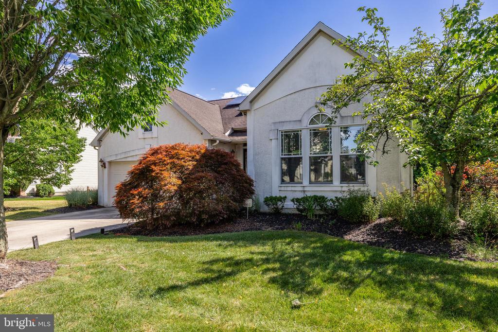 113 Europa Blvd