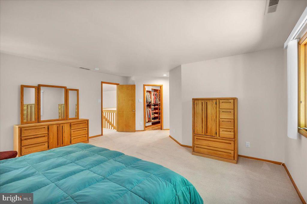 24 Lippincott Ave