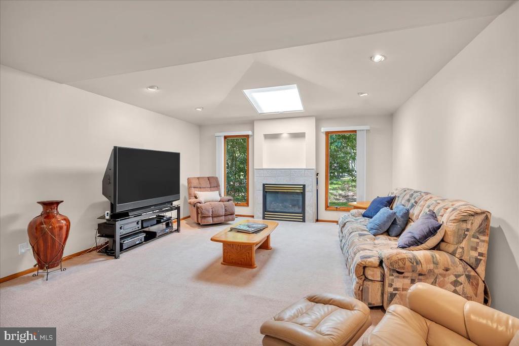 24 Lippincott Ave