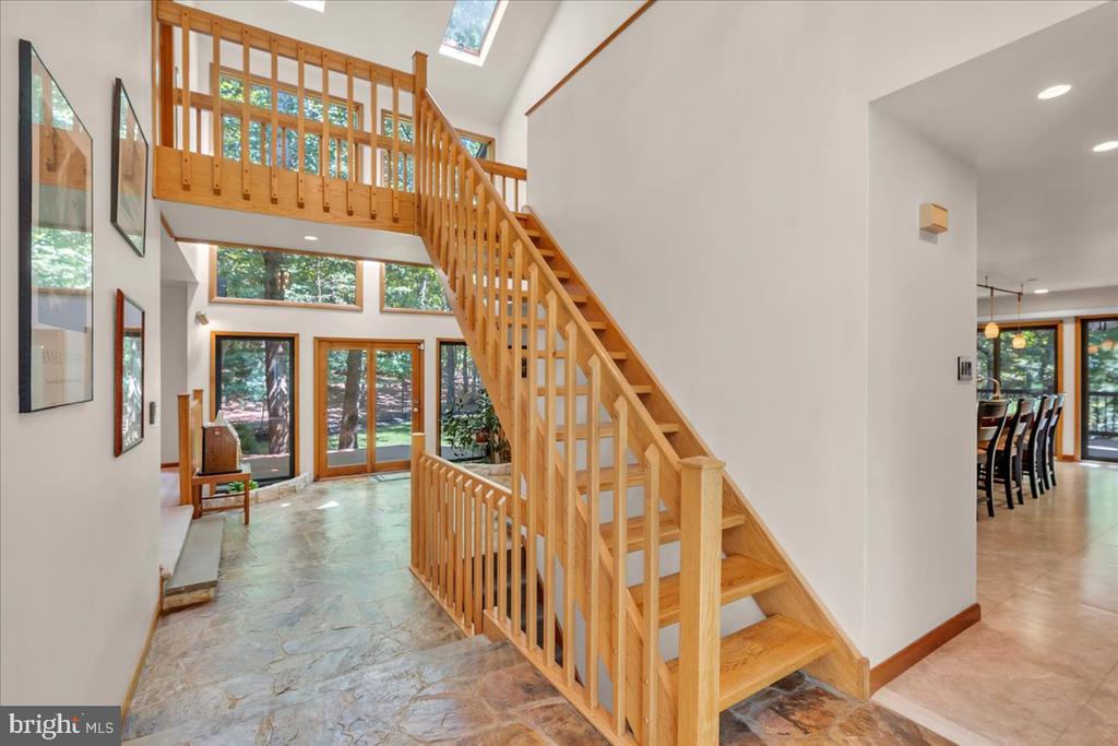 24 Lippincott Ave