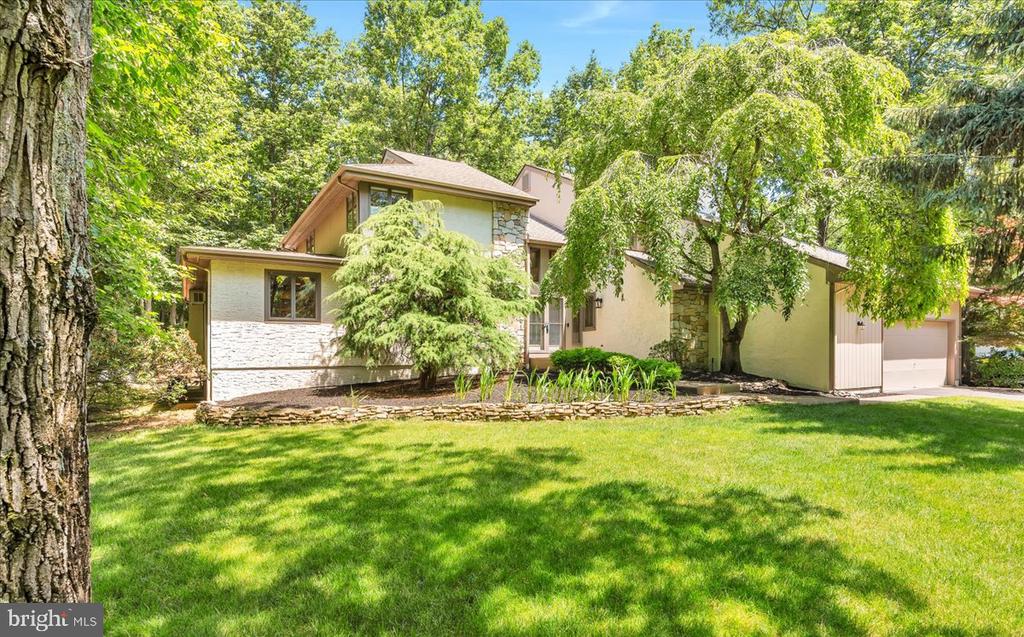 24 Lippincott Ave