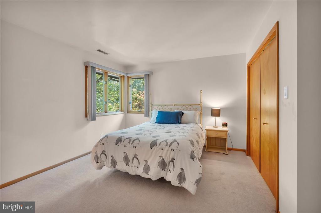 24 Lippincott Ave