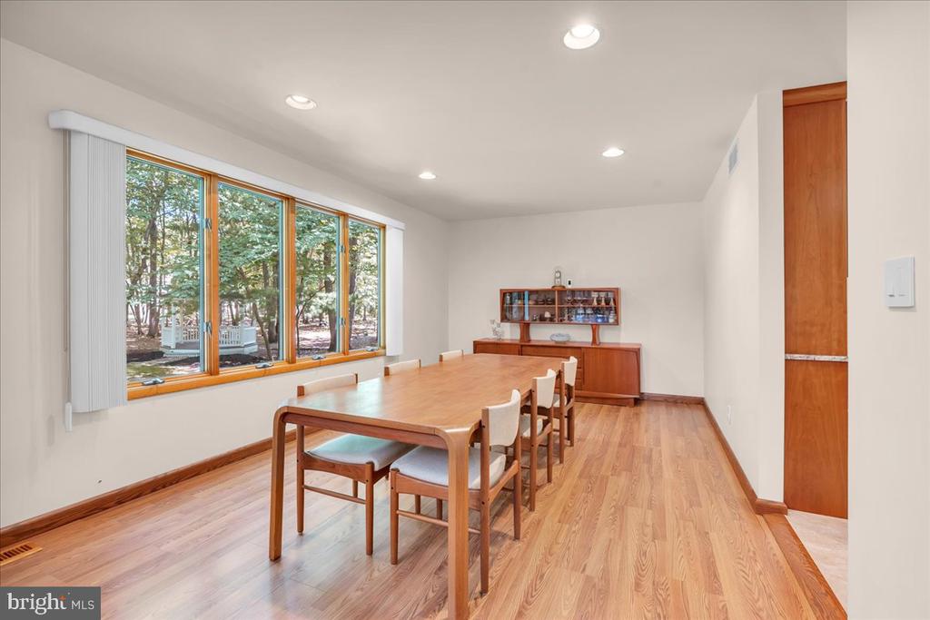 24 Lippincott Ave