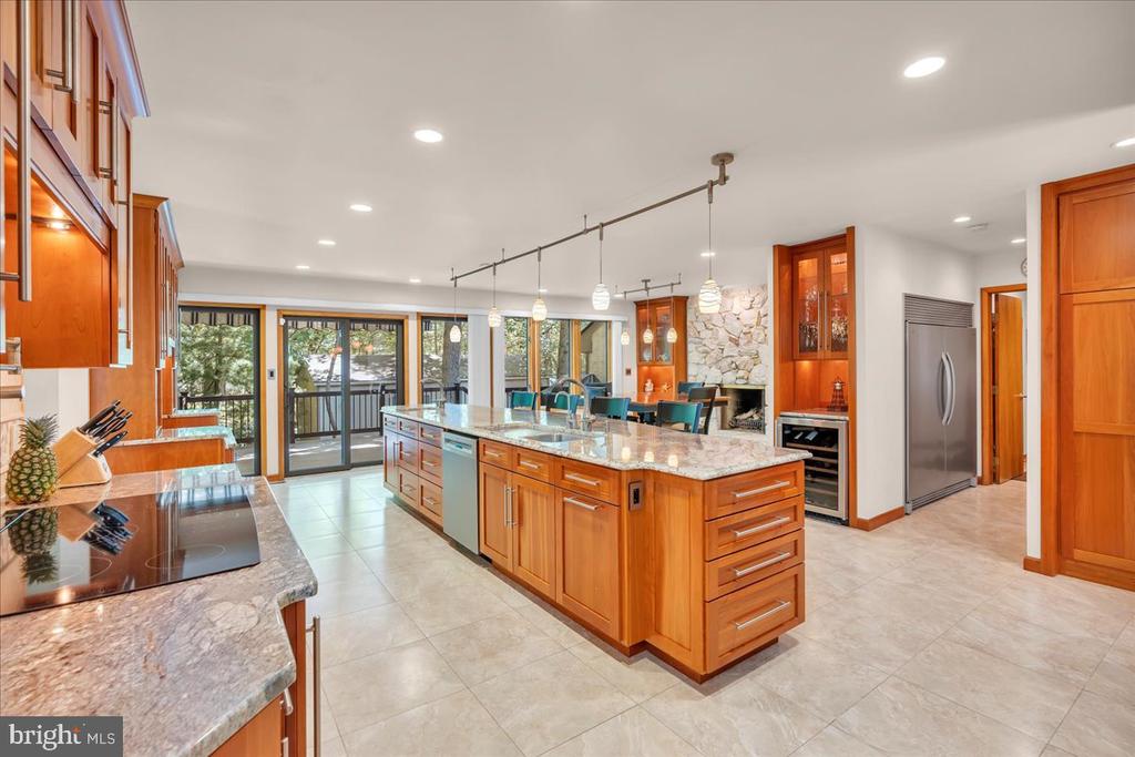 24 Lippincott Ave