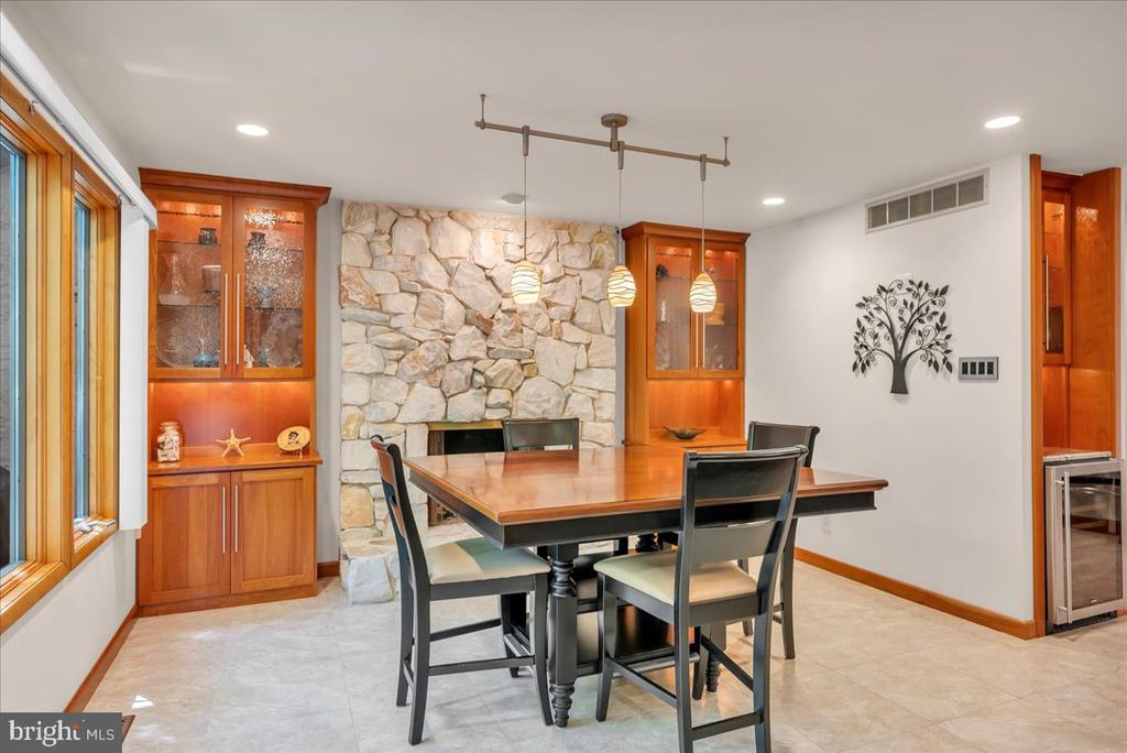 24 Lippincott Ave