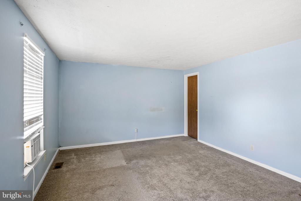 127 Villa Knoll Ct
