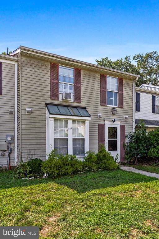 127 Villa Knoll Ct