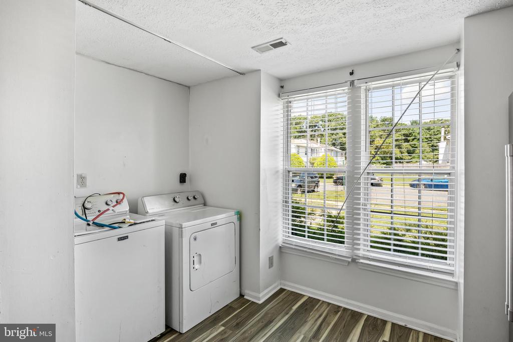 127 Villa Knoll Ct