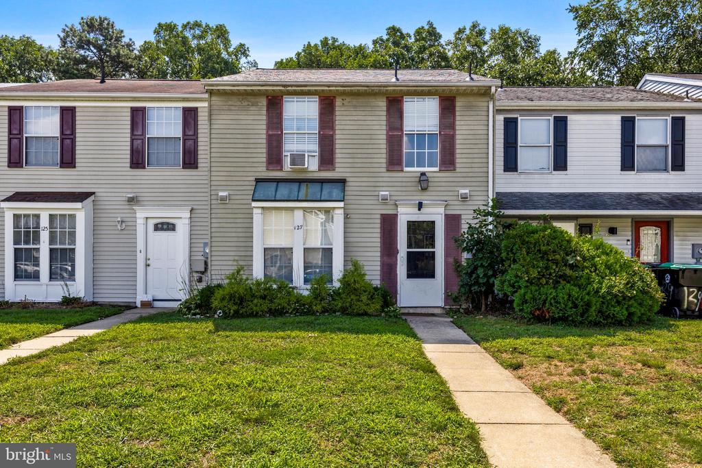 127 Villa Knoll Ct