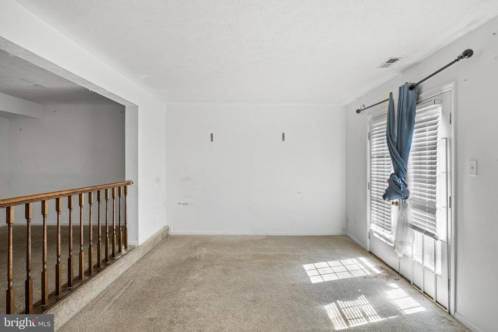 127 Villa Knoll Ct