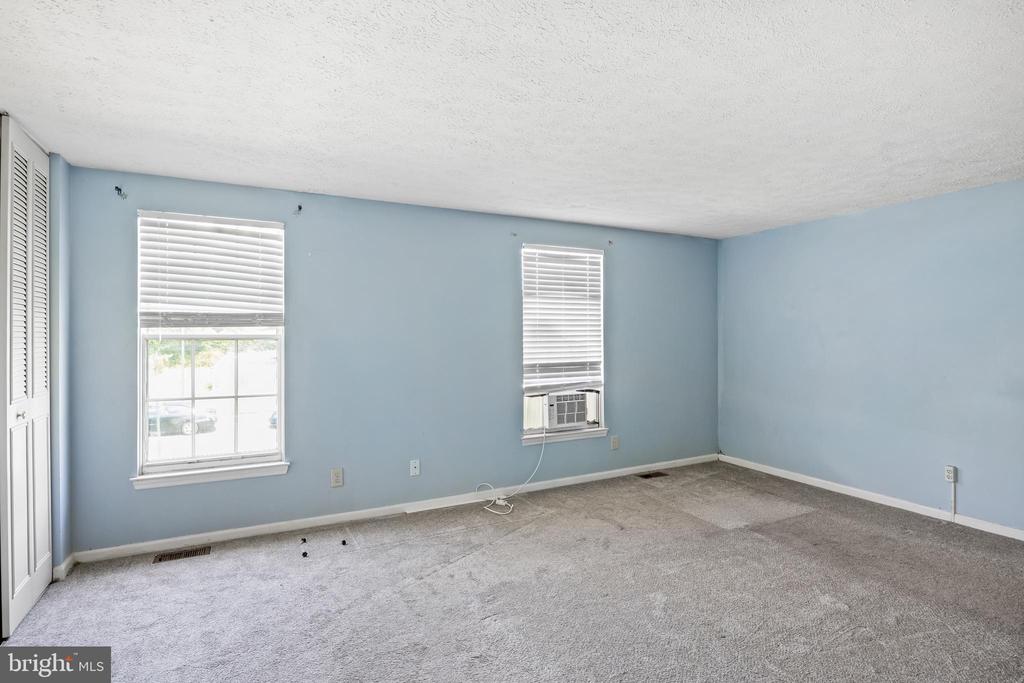 127 Villa Knoll Ct