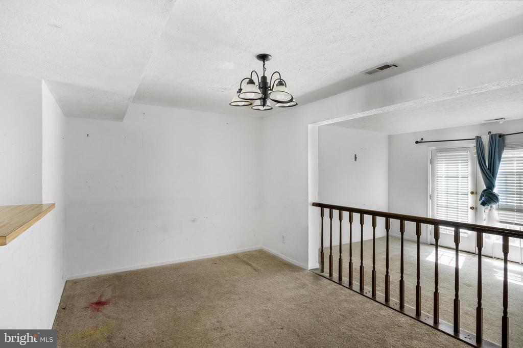 127 Villa Knoll Ct