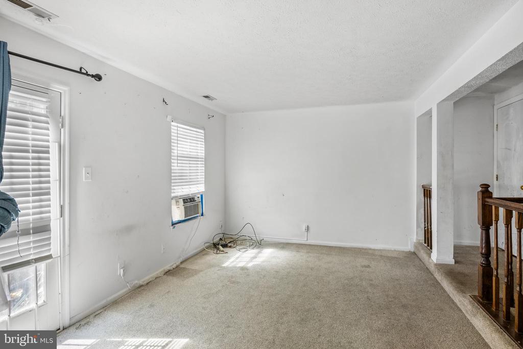 127 Villa Knoll Ct