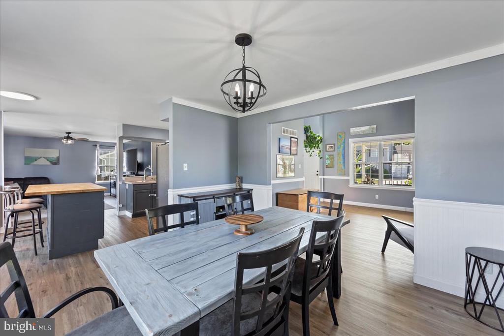 42 Charleston Dr
