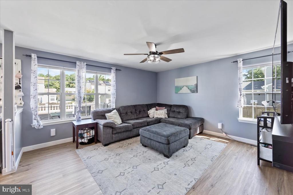 42 Charleston Dr