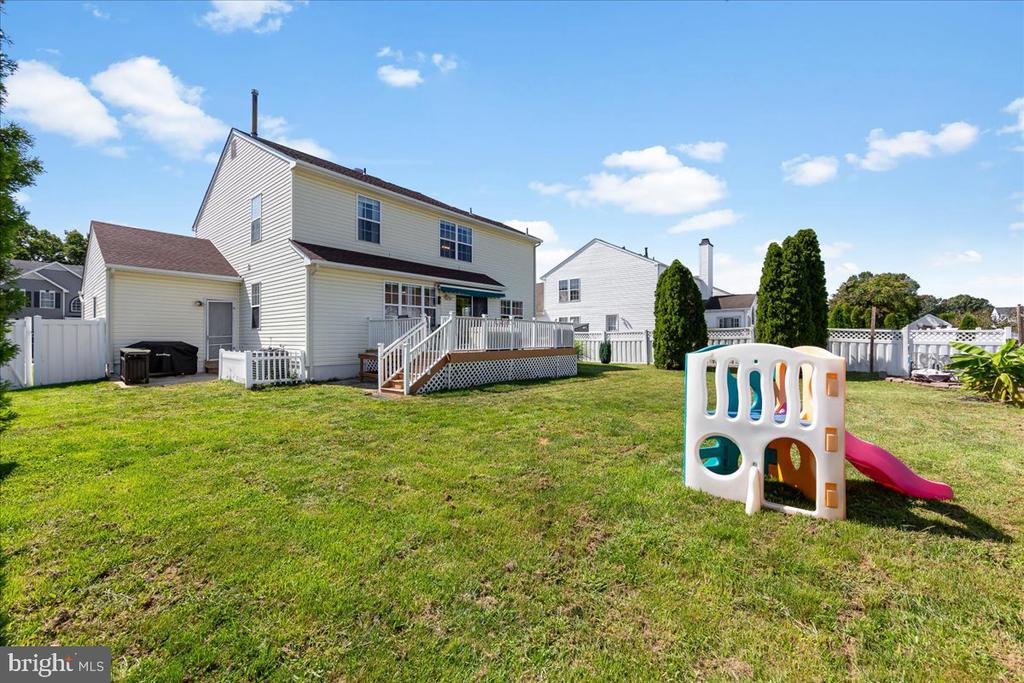 42 Charleston Dr