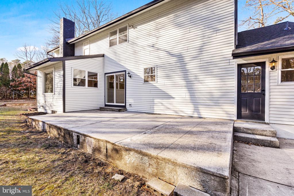42 Eastwood Dr