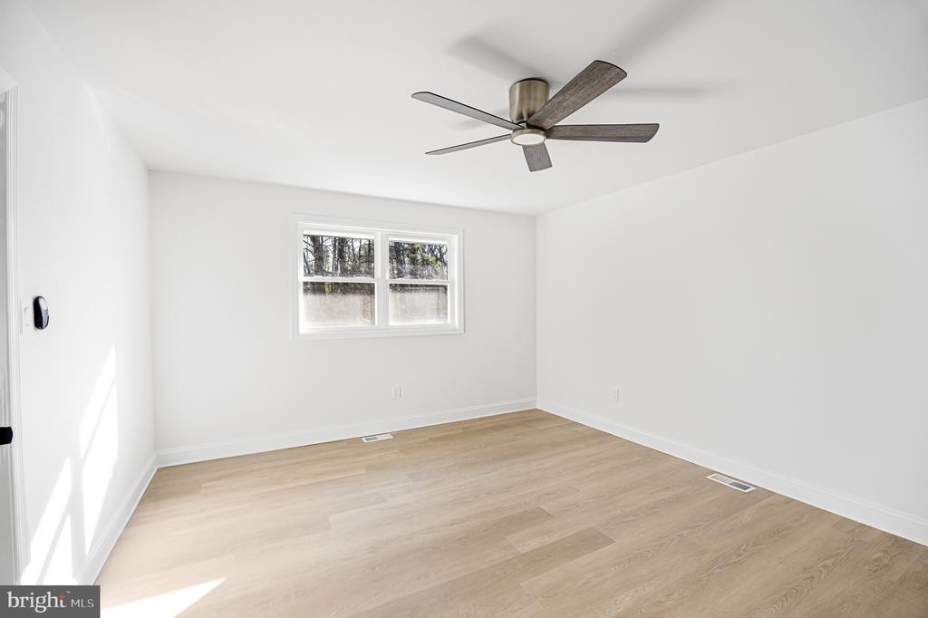42 Eastwood Dr
