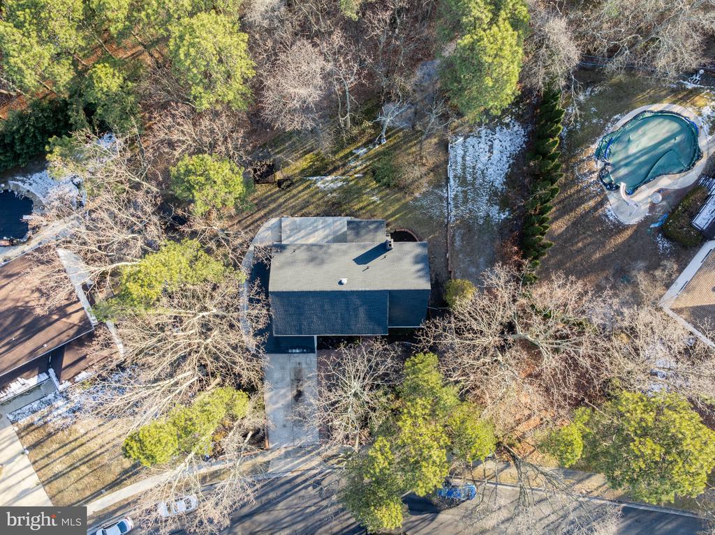 42 Eastwood Dr