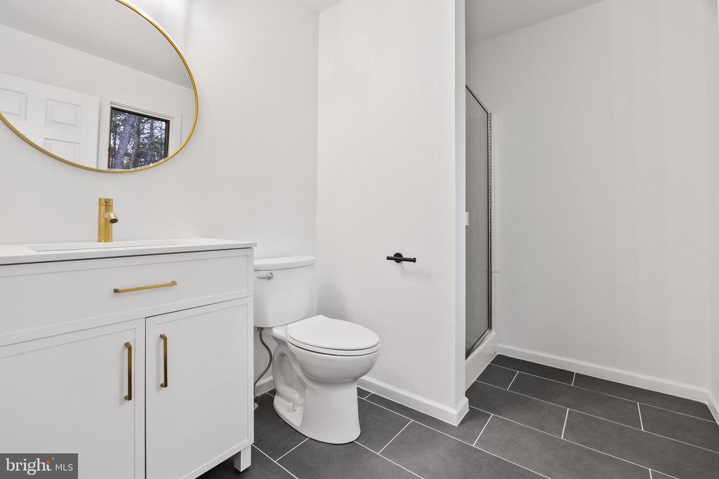 40 Woodhurst Dr