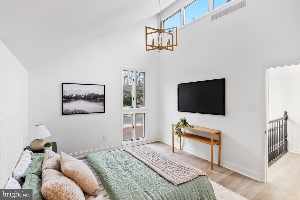 40 Woodhurst Dr