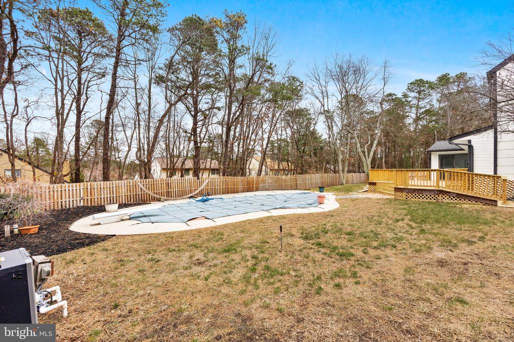 40 Woodhurst Dr