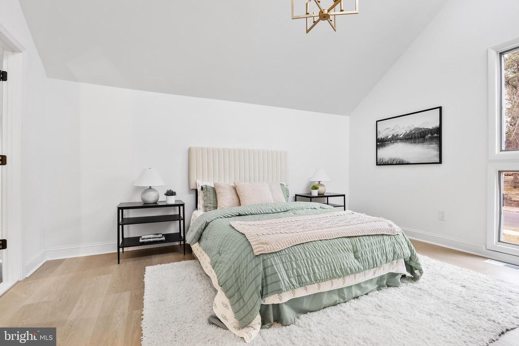 40 Woodhurst Dr