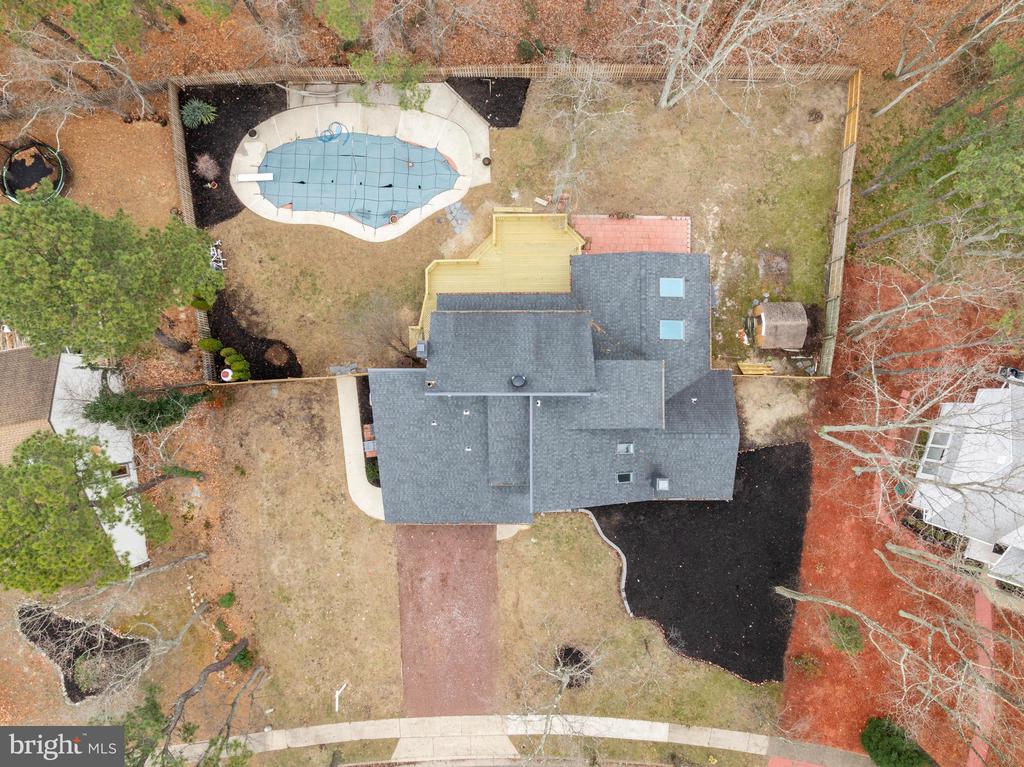 40 Woodhurst Dr