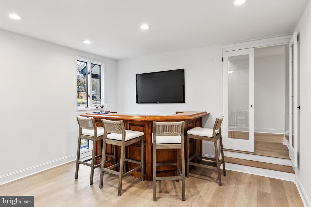 40 Woodhurst Dr