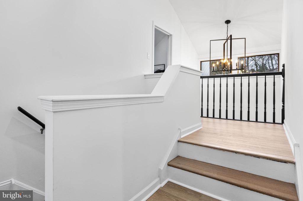 40 Woodhurst Dr