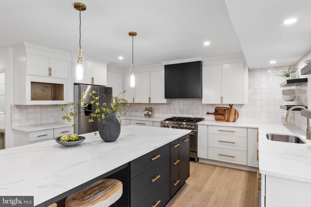40 Woodhurst Dr