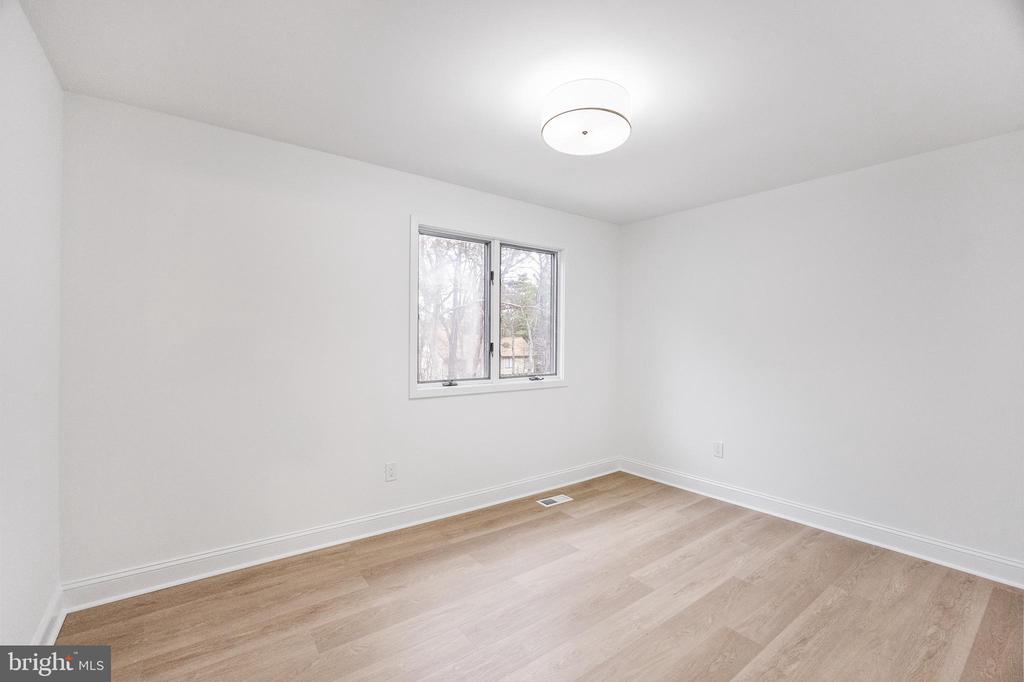 40 Woodhurst Dr