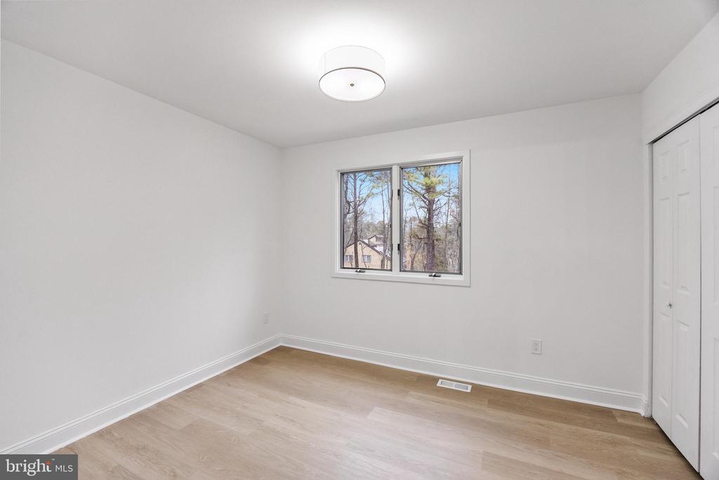 40 Woodhurst Dr