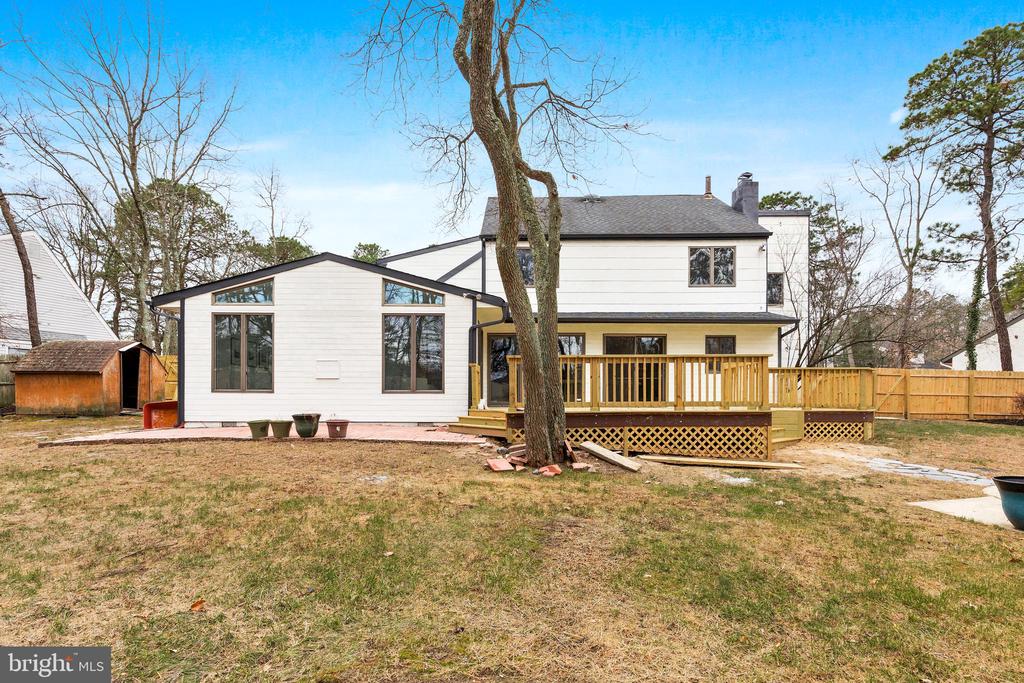 40 Woodhurst Dr