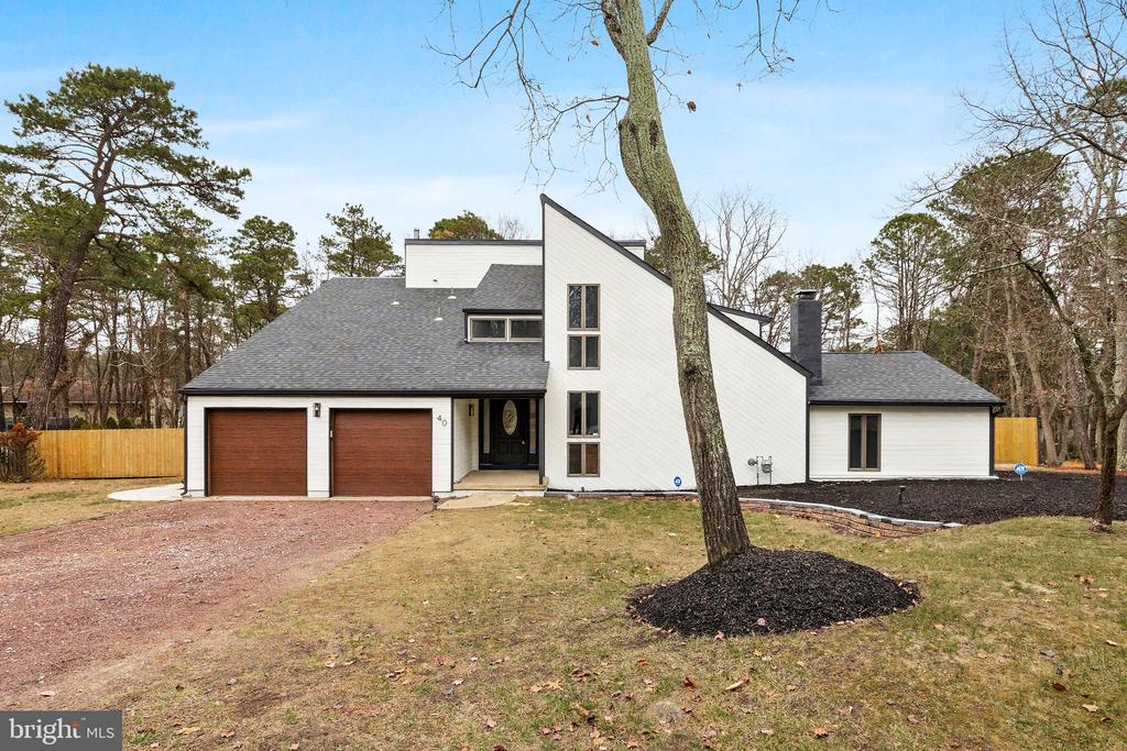 40 Woodhurst Dr