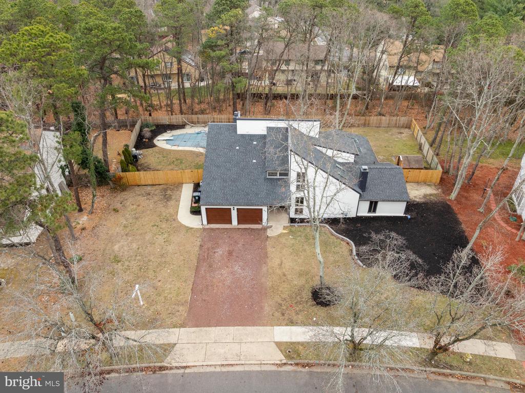 40 Woodhurst Dr