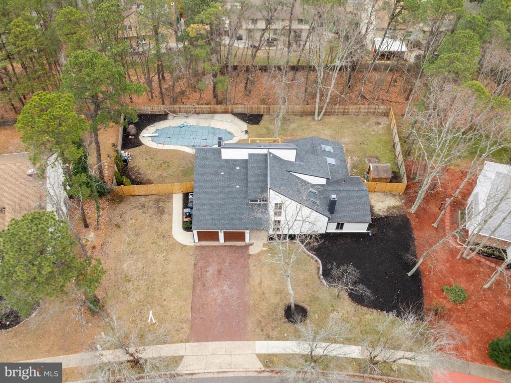 40 Woodhurst Dr
