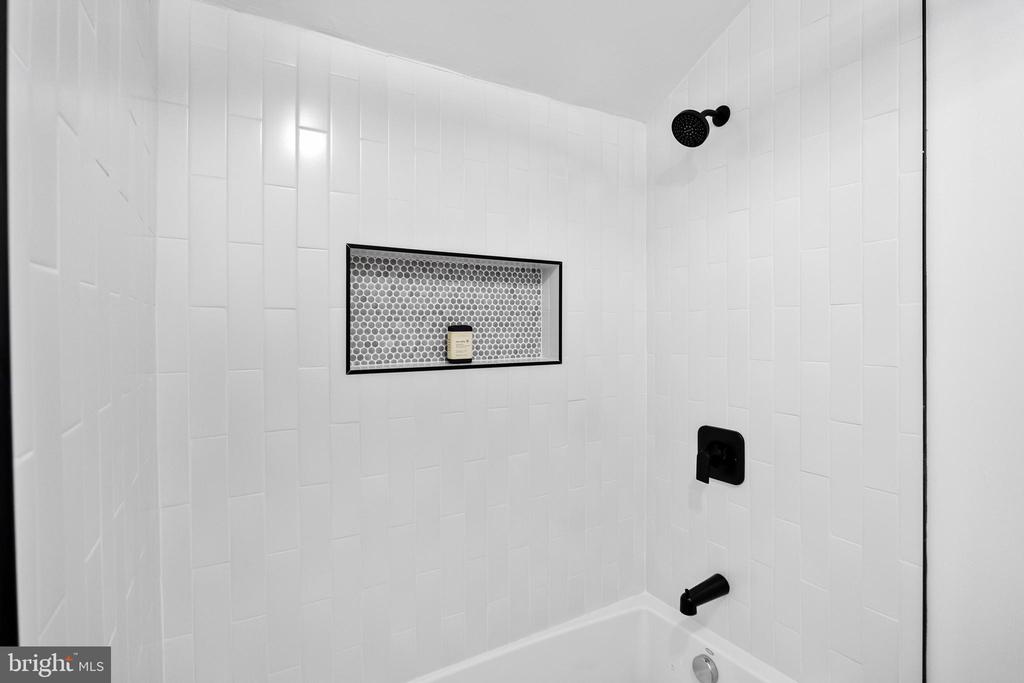40 Woodhurst Dr