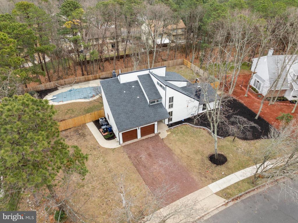 40 Woodhurst Dr